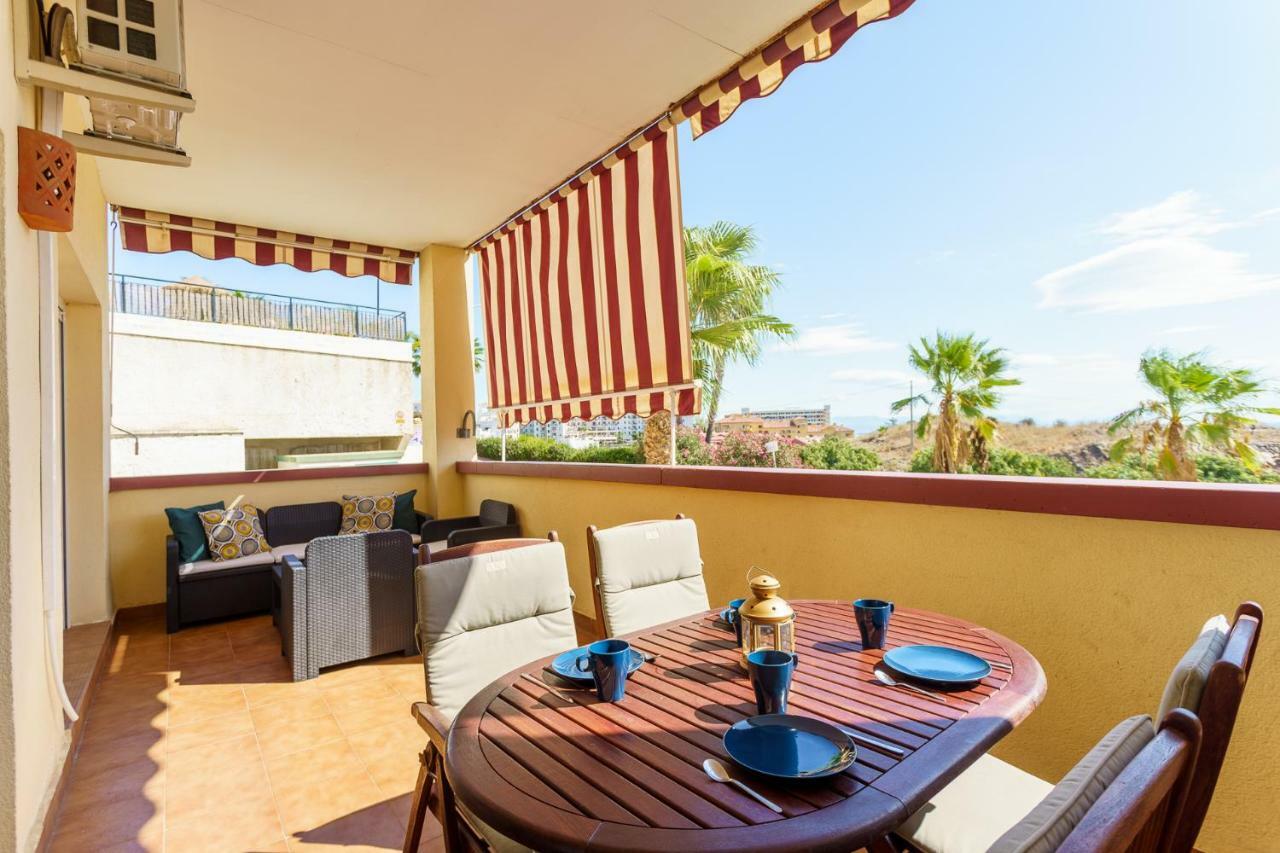 Spacious Beachfront Flat With Sea Views And Private Indoor Parking Benalmádena Eksteriør bilde