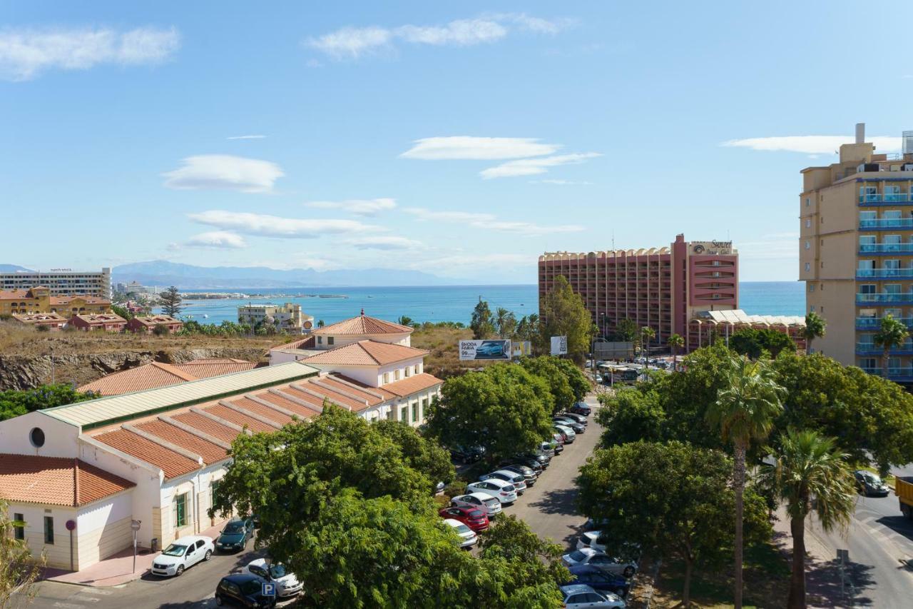 Spacious Beachfront Flat With Sea Views And Private Indoor Parking Benalmádena Eksteriør bilde